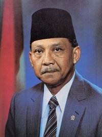 Letjen. (Purn) Umar Wirahadikusumah